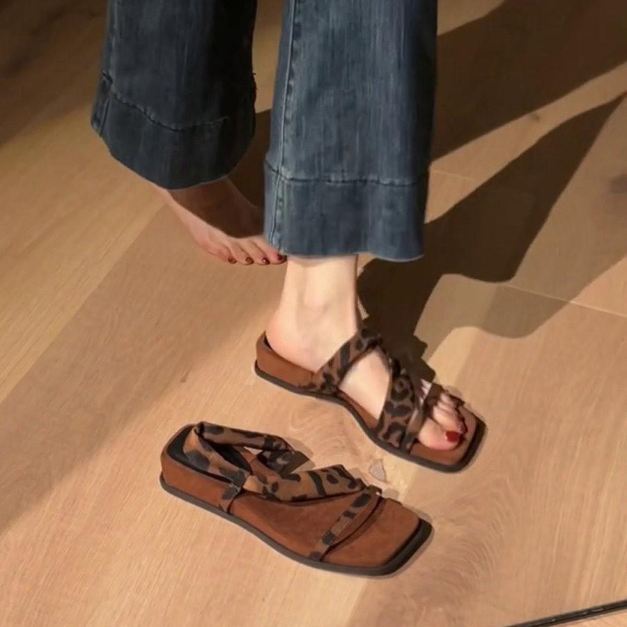 Sheepskin Version~ Thick-Soled Square Head With Cool Slippers, Women Wear Retro Temperament With Skirts, Sandals, And Two Slippers.