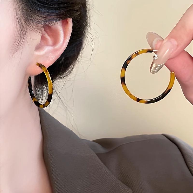 Spicy Girl Vibe: 2025 Sweet & Cool Niche Tassel Earrings - Chic & Slimming Long Design