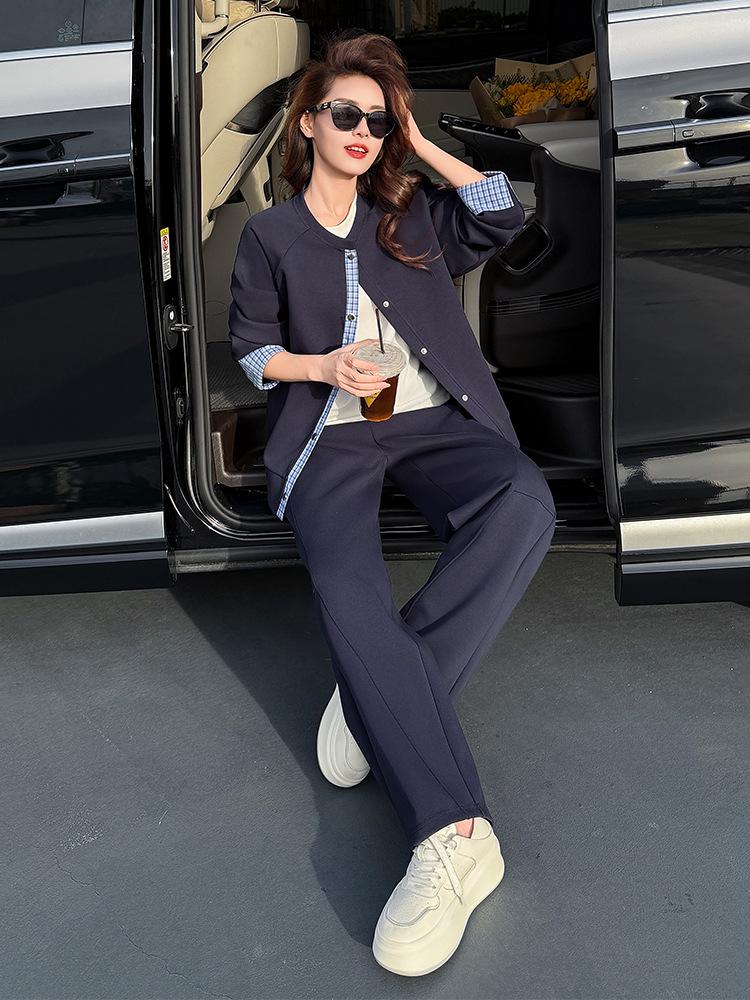 Stylish Women's Spring/Autumn 2025 Casual Sportswear: Chic Loose-Fit, Age-Reducing Two-Piece Set