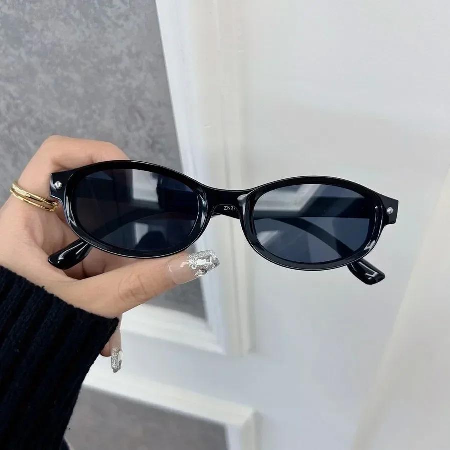 Vintage Classic Square Sunglasses For Women Men Retro Stylish Minimalist Fashion Female Male