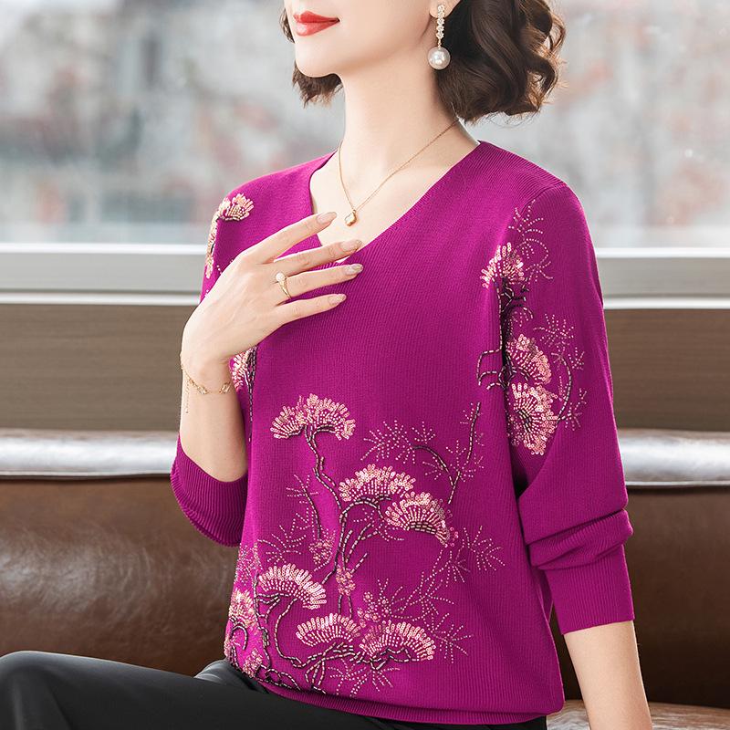 Happy Mother-in-law V-neck Red Knitwear with Handmade Sequin Embroidery - Slimming and Age-Reducing Top for Spring and Autumn