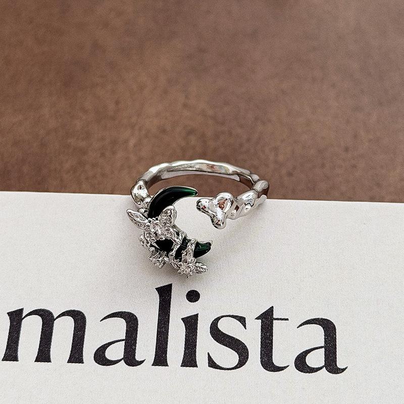 Light Luxury Sweet Cool Wind Red Zircon Moon Four-Leaf Clover Diamond Zir*****Pen Ring Super Fairy Stacked Wearing Niche Ring