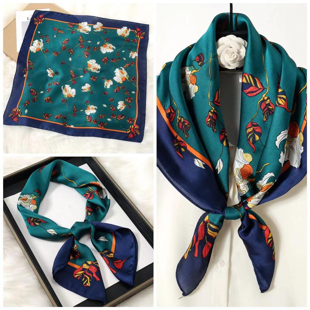 Eleganti Foulard di Seta da Donna Con Centinaia di Camicie, Assistenti di Volo, Decorazione Professionale, Protezione del Collo, Foulard, 70 Foulard Quadrati Piccoli.