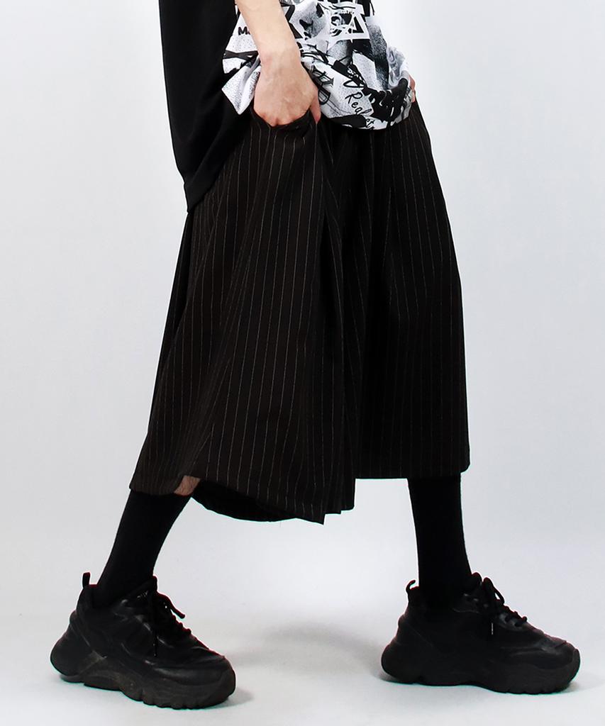 Deumakeu M Real Wide Two Tuck Stripe Bumuda Pants - Black