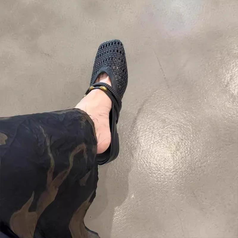 Fashion High Quality Hand Made Woven Black Slippers Women Fashion Metal Rivets Decoration Flat Slippers Comfort Breathable Office Shoes