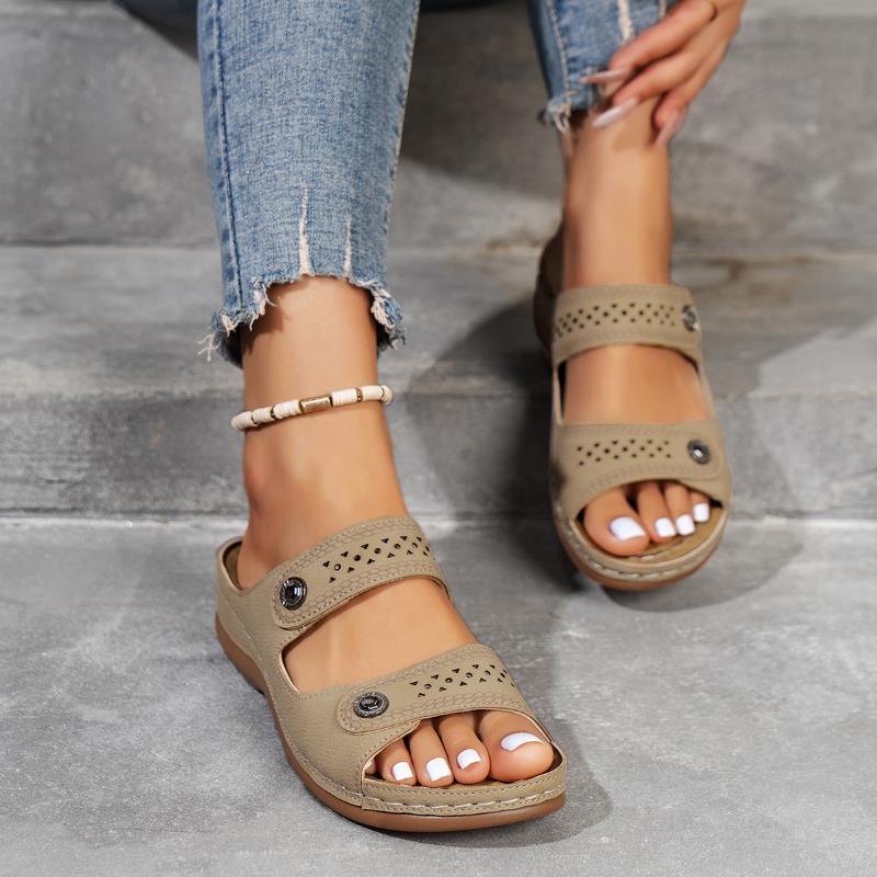 Women's Slippers 2024 Summer New Retro Wedge Rivets Leather Open Toe Walking Beach Flip Flops Non-slip Round Toe Outdoor Slides