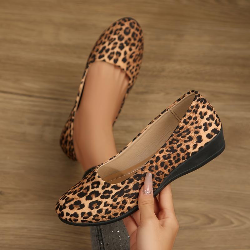 Women's Leopard Print Flats - Slip-On Shoes with Pull-On Closure, Round Toe Cushioned Insole - All-Season Casual  Frmal Footwear