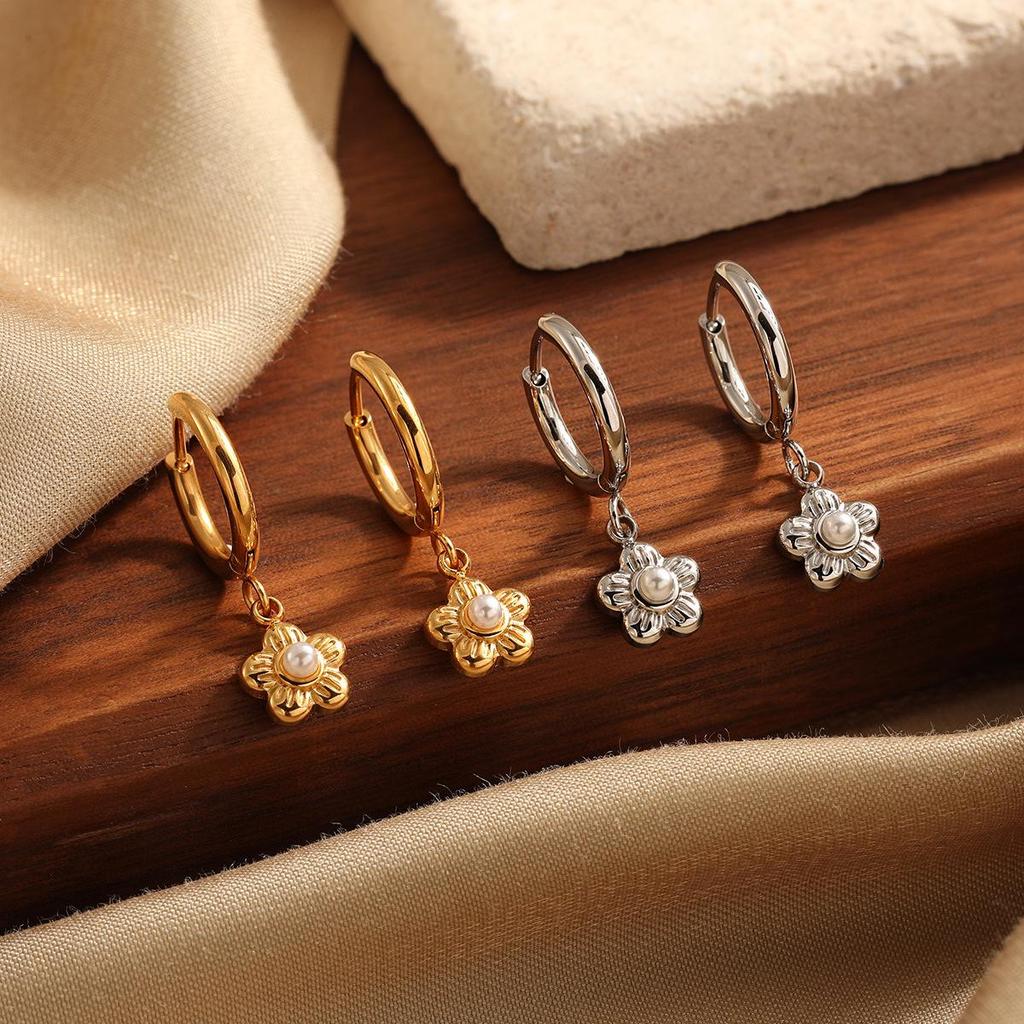 Exquisite Korean Style Titanium Steel Gold-Plated Flower Earrings for Women