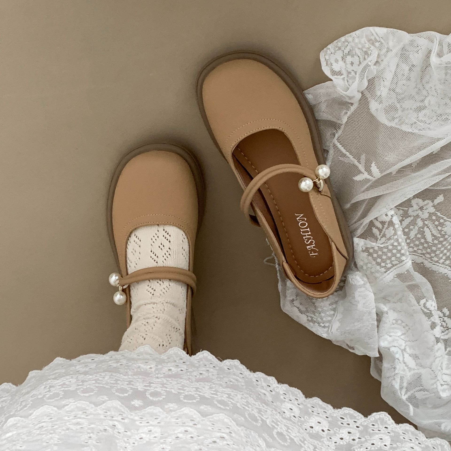 

Fashion commuter French round head thick heel versatile small leather shoes women s 2025 new summer skirt Mary Jane single shoes 40 хаки