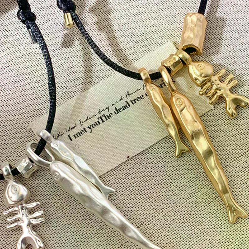 Fashion Autumn Winter New Metallic Fish Bone Pendant Necklaces For Women Long Adjustable Wax Rope Sweater Chain Chain
