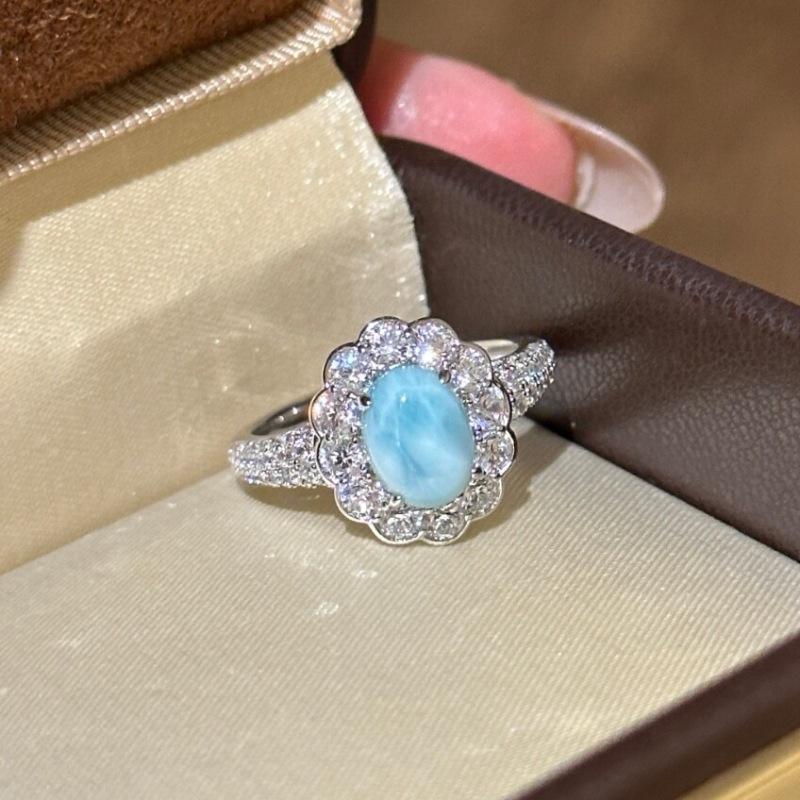 Vintage High-End Atmosphere, Inlaid With Zircon Sea Pattern Stone Stud Earrings, Necklace, Temperament White, Luxury And Elegant Set