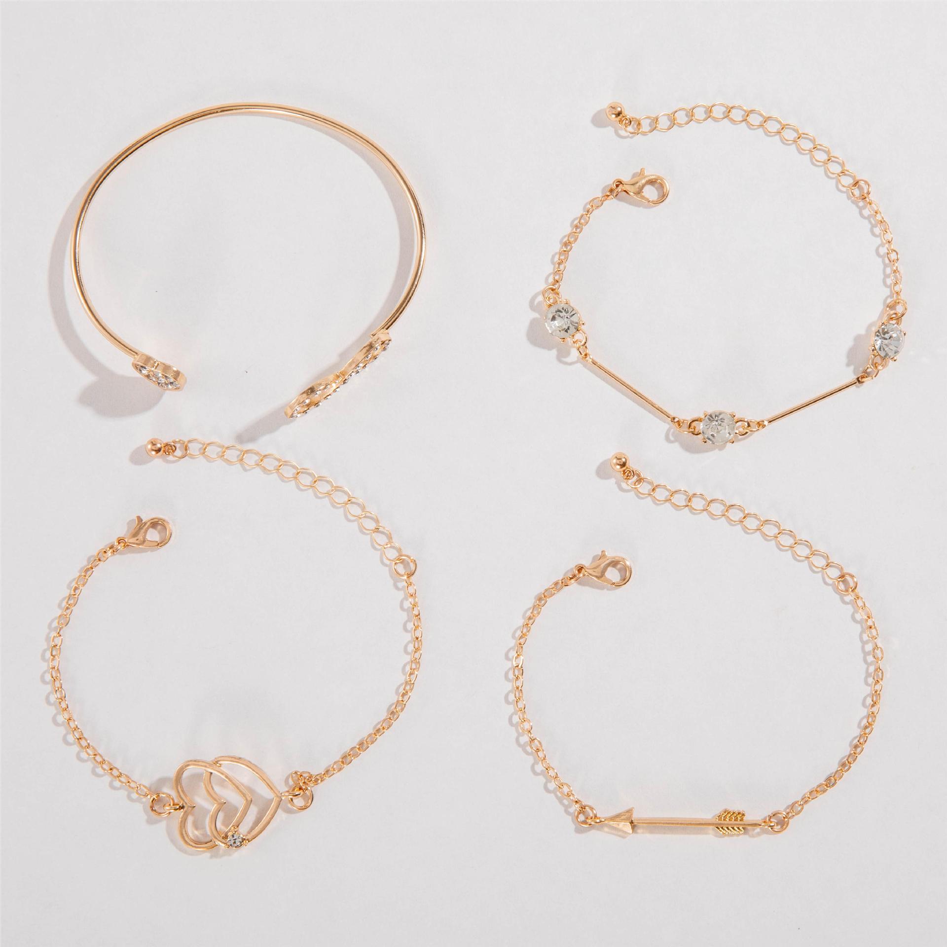 

Fashion 4-piece Golden Chain Multi-layer Vintage Bracelet For Women Creative Heart Artificial Crystal Chain Bangle Set золотистий