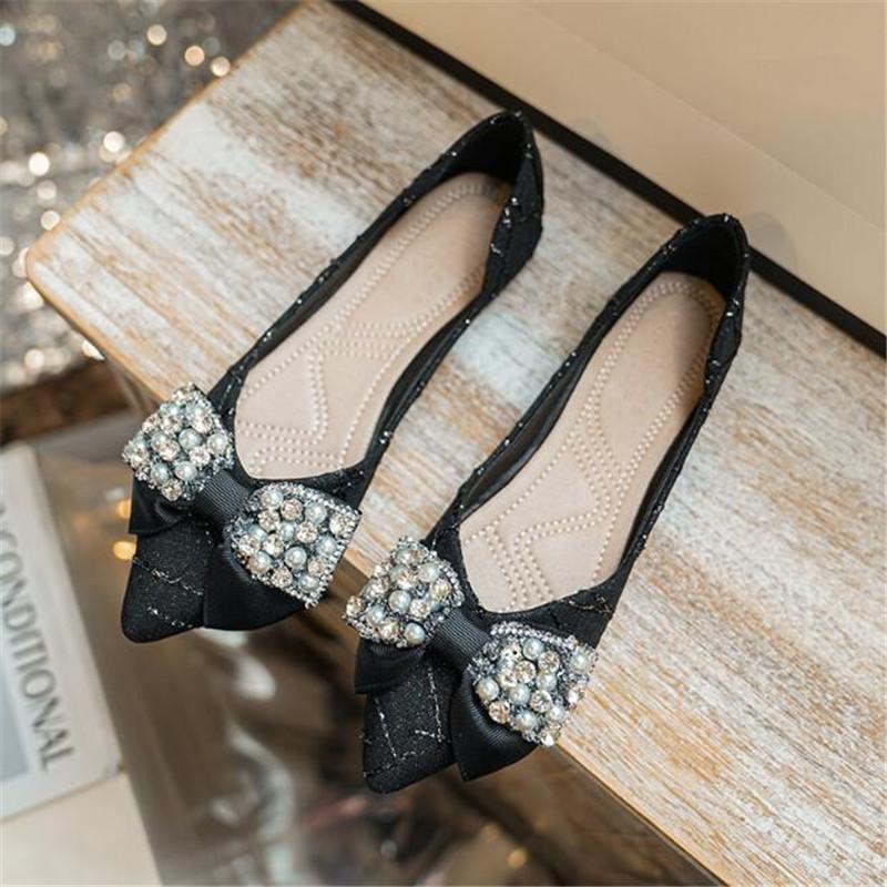 Size 33-43 Women's Pointed Toe Flats Fashion Crystal Women Shoes Women Comfort Loafers Shoes Simple Mary Jane Shoes