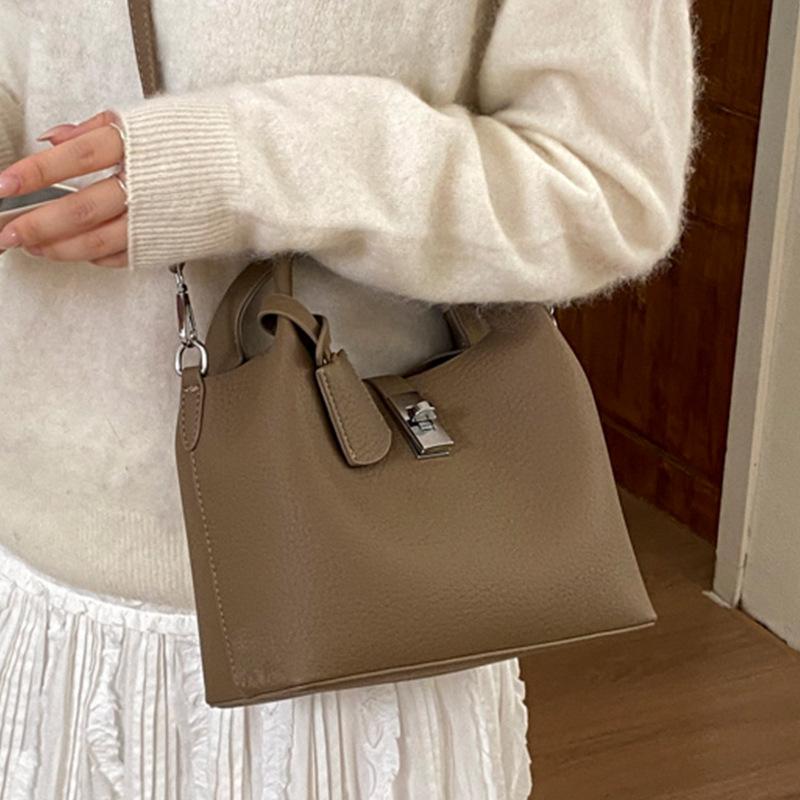 High-end Style Small-batch Fashion Minimalist Handbag, Shoulder Strap Crossbody Bucket Bag