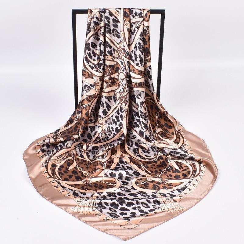 

90cm Chain Colored Square Scarf for Women Imitation Silk Scarves for Fashion Trendy Leopard Print Headscarf Shawl Scarf рожевий