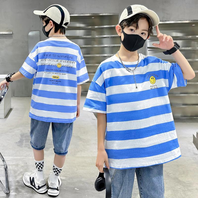 Lässiges Baumwoll-T-Shirt für Jungen im Sommer