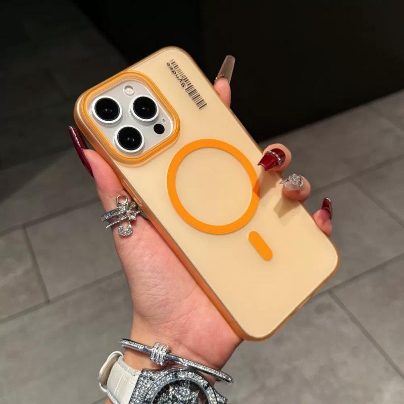 iPhone16Promax soft sand skin matte semi-transparent mobile phone case, suitable for Apple 15 magnetic suction 14 simple PC case
