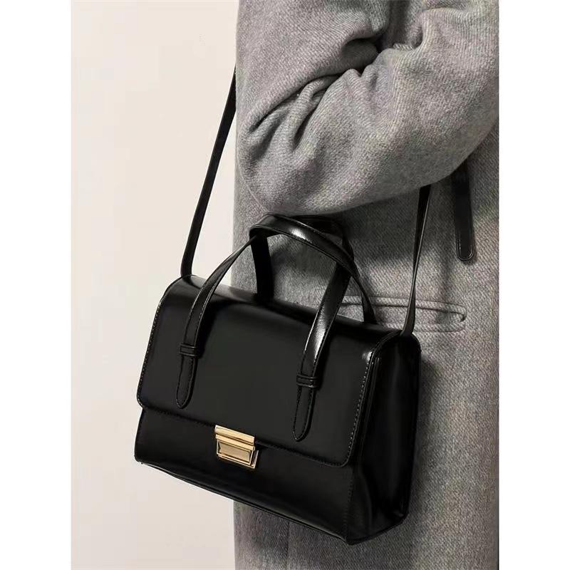 Retro Simple Black Handbags For Women Korean Fashionable One Shoulder Crossbody Bags Ladies Versatile Commuting School Backpack