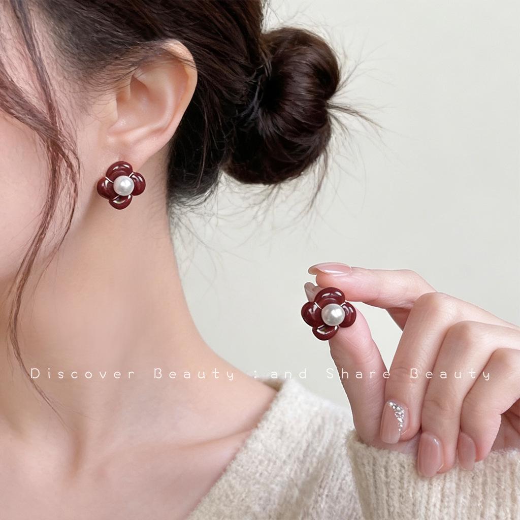 Ankela Red Fireworks Court-Style Love Heart Zirconia Stud Earrings - Wine Red Drip Glaze, Niche Luxury