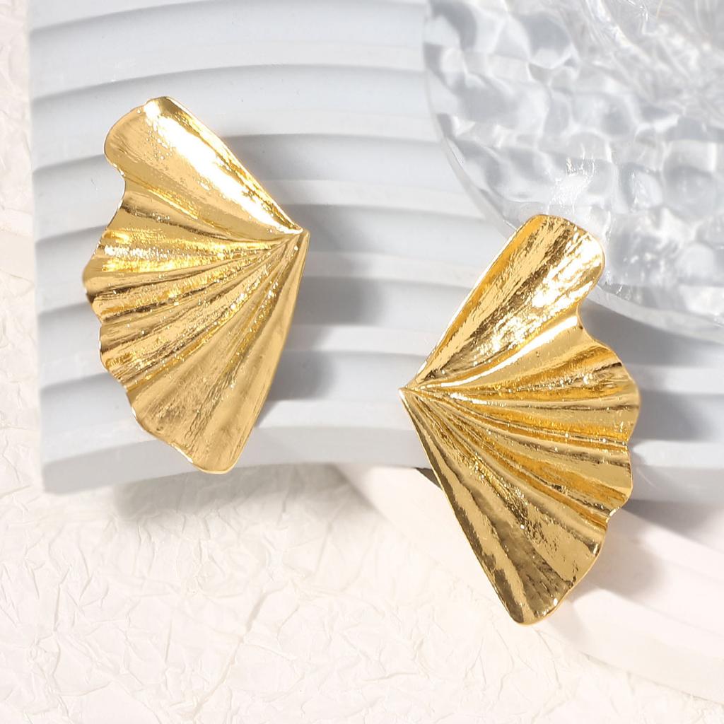 Exaggerated sense of high-end Vintage fan-shaped leaf temperament stud earrings simple and versatile cold wind