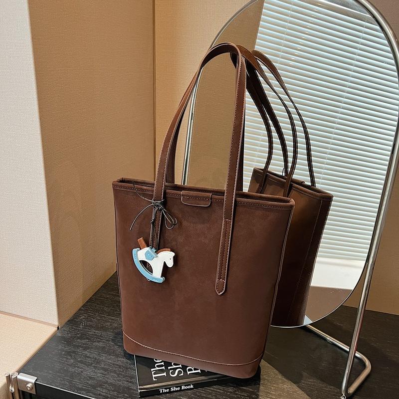 Retro Simple Large-capacity Underarm Bucket Bag Women's New Fashion Niche Commuter Shoulder Bag