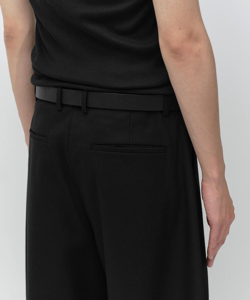 MUSINSA STANDARD Whipcord Curved Hidden Banding Slacks [Black]