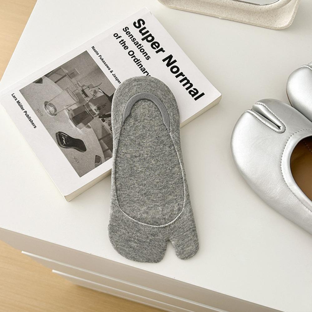 1 Pair Cotton Blend Two Toe Socks Breathable Low Cut Split Toe Liners Seamless Toe Soft Stretch Low Cut Boat Socks Flat Shoes