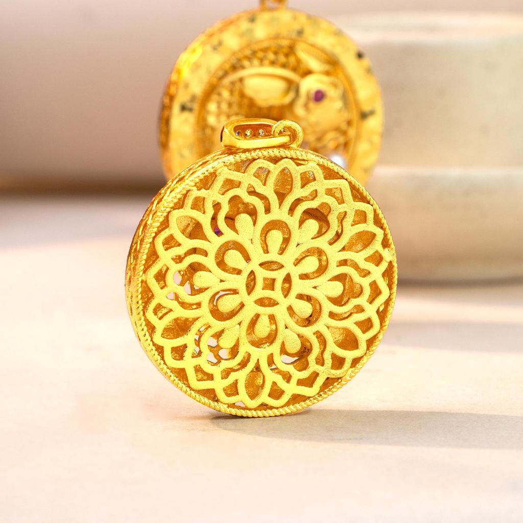 Exquisite Koi Lotus Pearl Necklace with Gold Crushed Ice Pattern