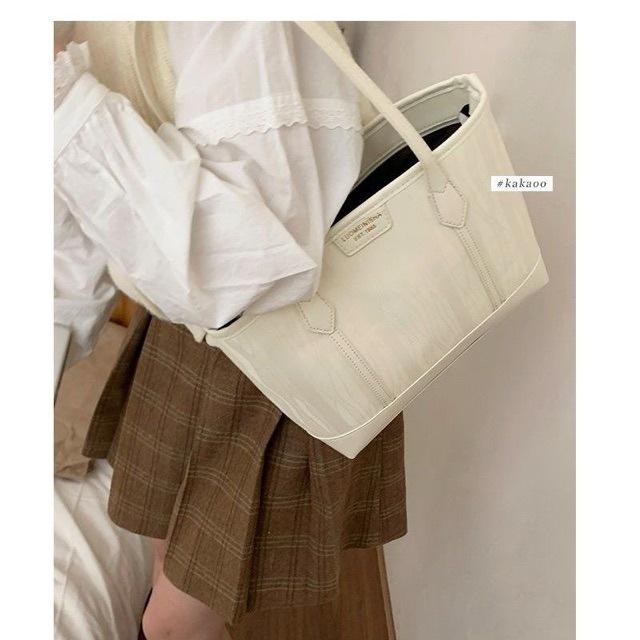 Versatile Women's Tote: Large Capacity, Trendy Korean Style Shoulder Bag