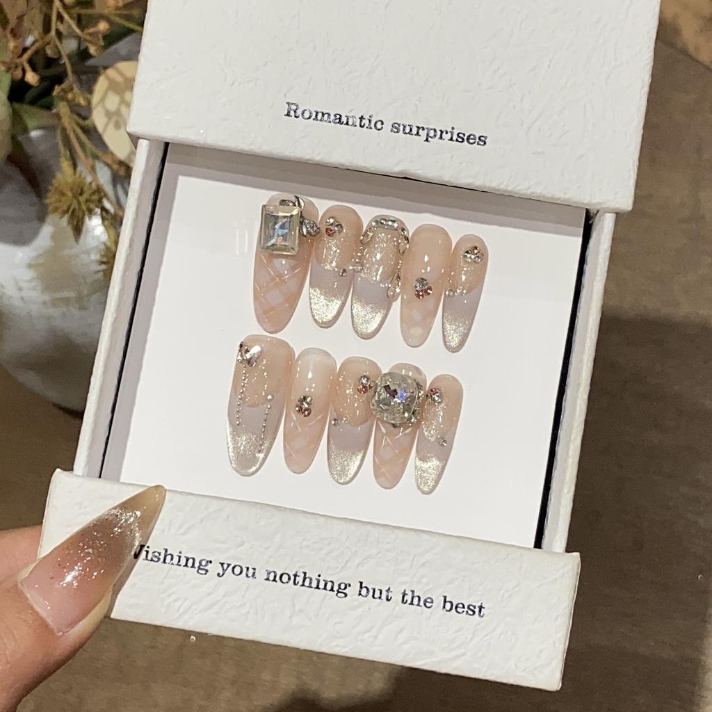 Pure Plaid Cat-eye Butterfly Chain Fresh Small Diamond Yaochi Daily Patch Wear Armor