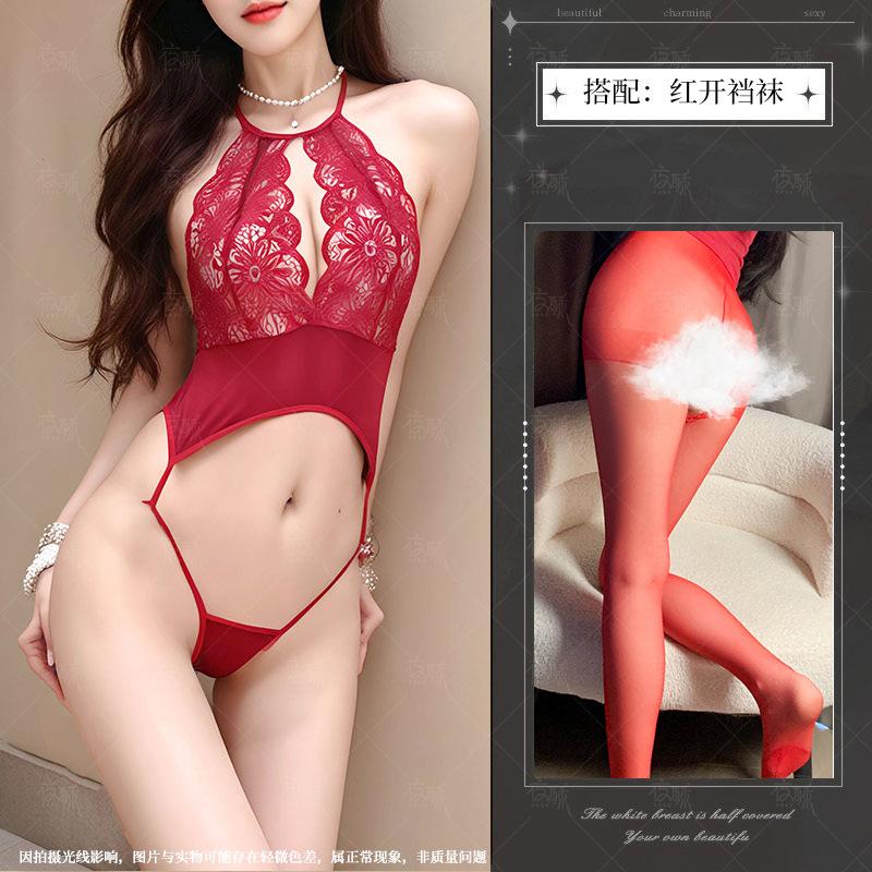 Sexy underwear, sexy pajamas, small breasts, shame onesie, female seduction, no transparent passion clothes on the bed