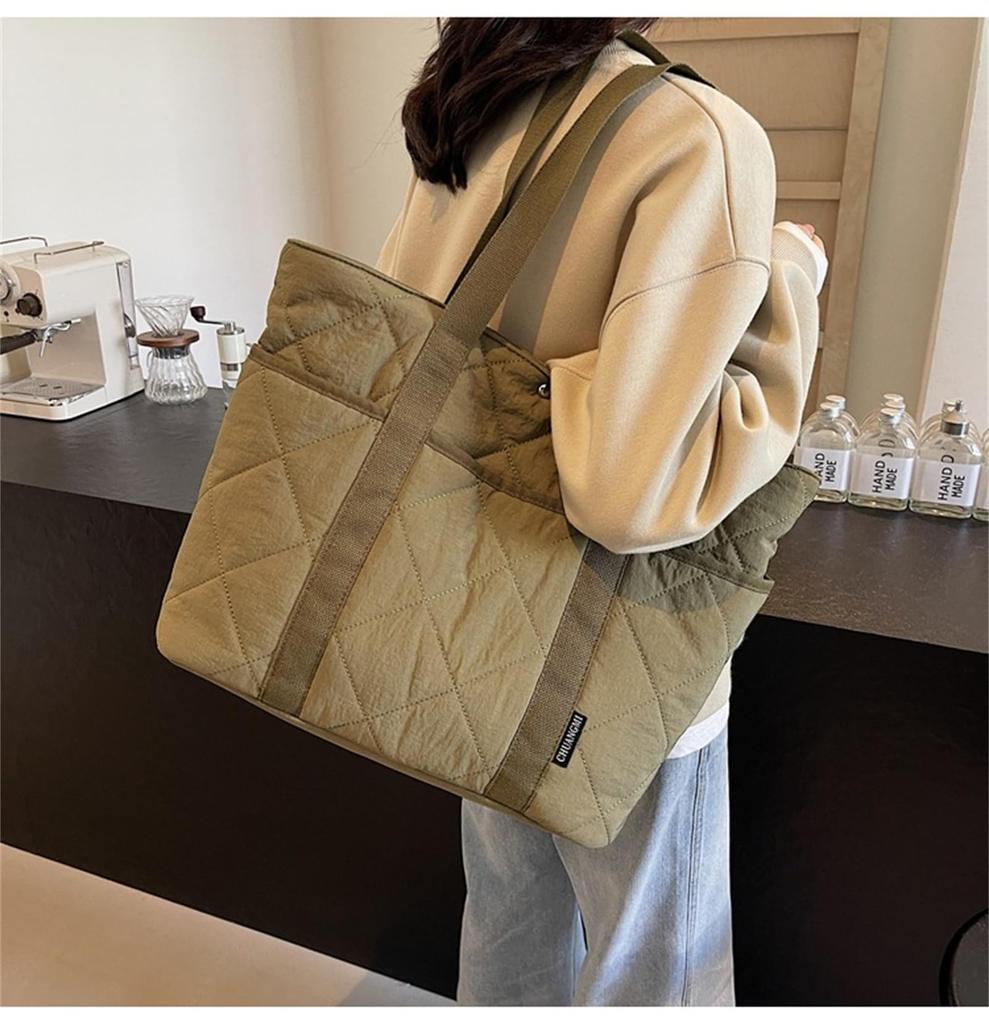 [TAITENG] Quilted Tote Bag, Shoulder Bag, Handbag, Women's, Lightweight, Large Capacity, A4 Size, Fluffy, Perfect for Commuting, School, Travel,