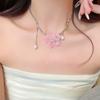 Collier à Pendentif Fleur Couleur Rose Tempérament Doux et Capable, Accessoire Polyvalent Quotidien pour Femmes, Cadeau