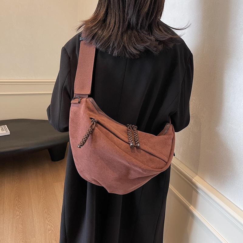 Suede Plush Large Capacity Dumpling Bag for Women, 2026 Autumn/Winter New Casual Lightweight Crossbody Bag, Textured Versatile Commuter Bag