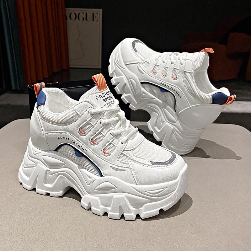 Fashion Thick Soled Women's Sports Shoes 2024 New Mesh Soft Sole Increased Height Inside Versatile Casual Sports Shoes