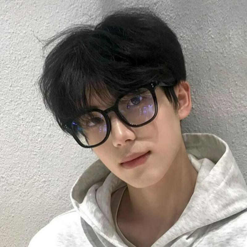 Simple Large Frame Blue Light Filteringweight Glasses Unisex Fashionable Square Black Transparent Eyeglasses Timeless Optical Spectacle Eyewear
