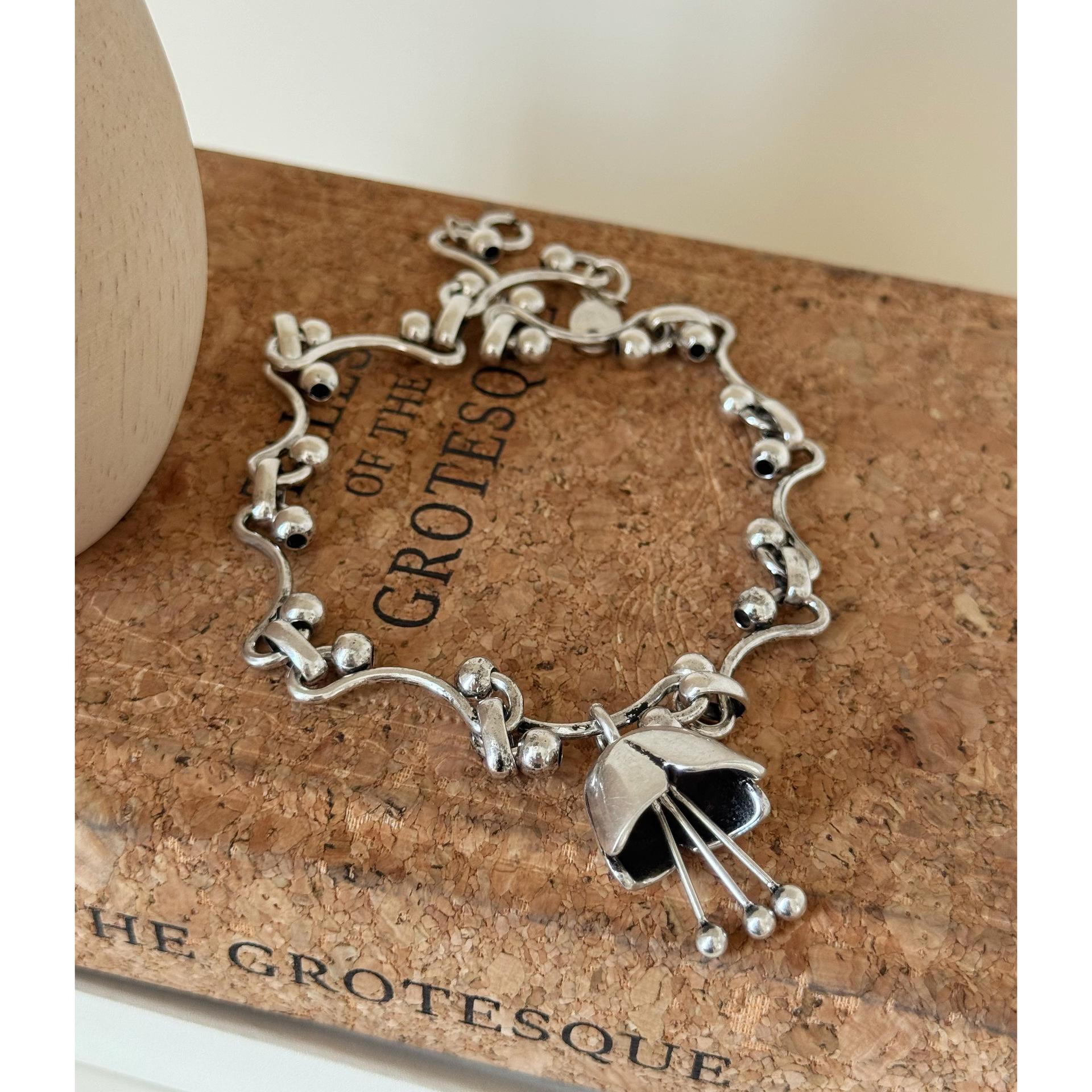 

Трансграничное ожерелье с подвеской в виде сращенного цветка – Стильная холодная ключичная цепочка