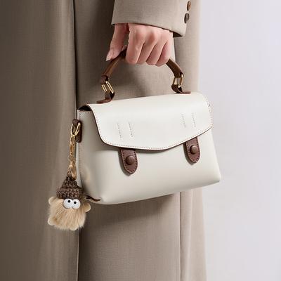 2025 New Versatile Fashion Casual Commuter Bag Design Sense Messenger Bag Trend Women's Fashion Portable Shoulder Bag