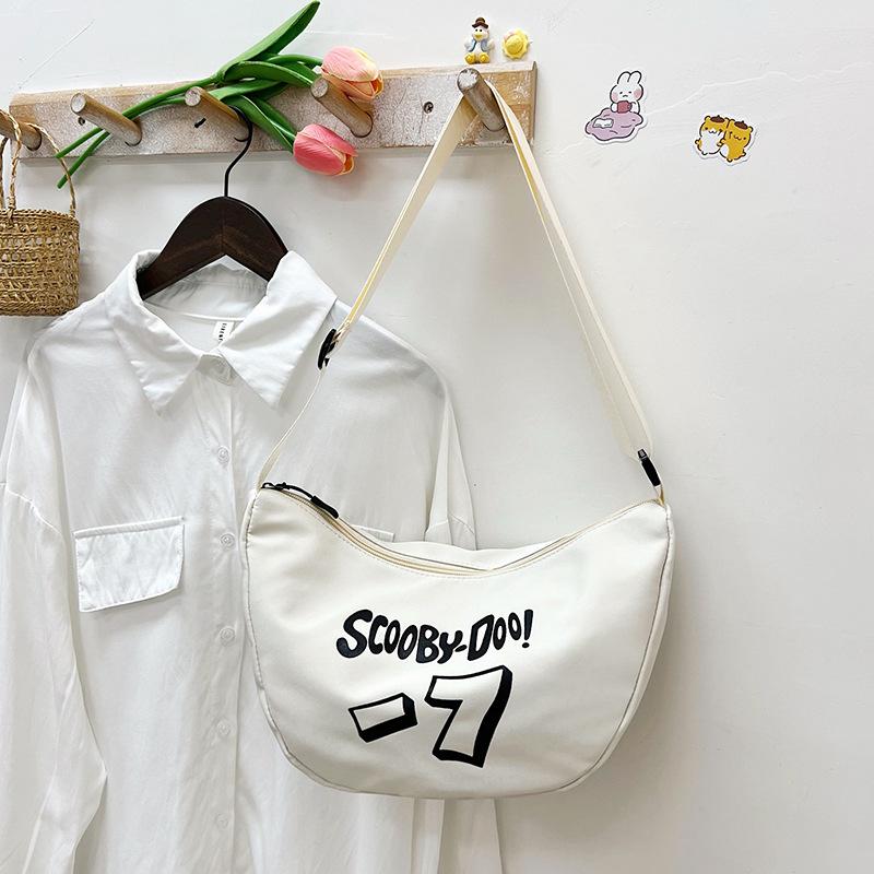 

Crescent-shaped small bag Women s messenger bag Versatile nylon cloth dumpling bag Casual literary youth shoulder bag bag average size