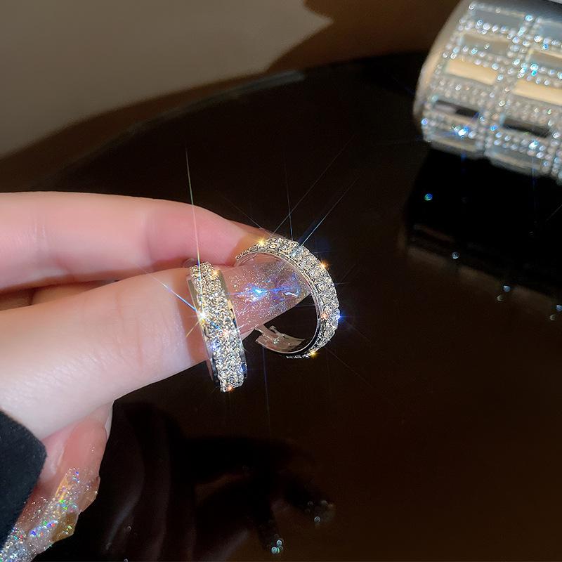 

Модные серьги из серебра 925 пробы с микроинкрустацией бриллиантами: Универсальный, Высококлассный Стиль для Женщин. S925 Silver Needle