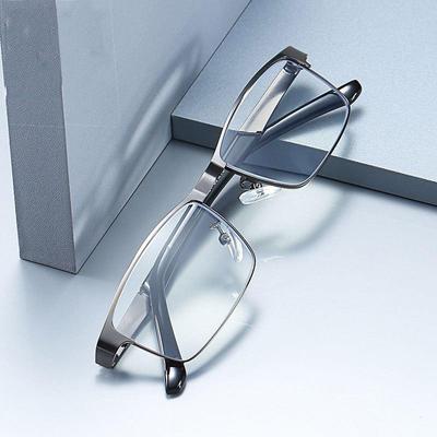 Üleminekufotokroomsed optilised metallist progressiivsed lugemisprillid sinise kiirga vaiguvastased presbüoopilised klaasid