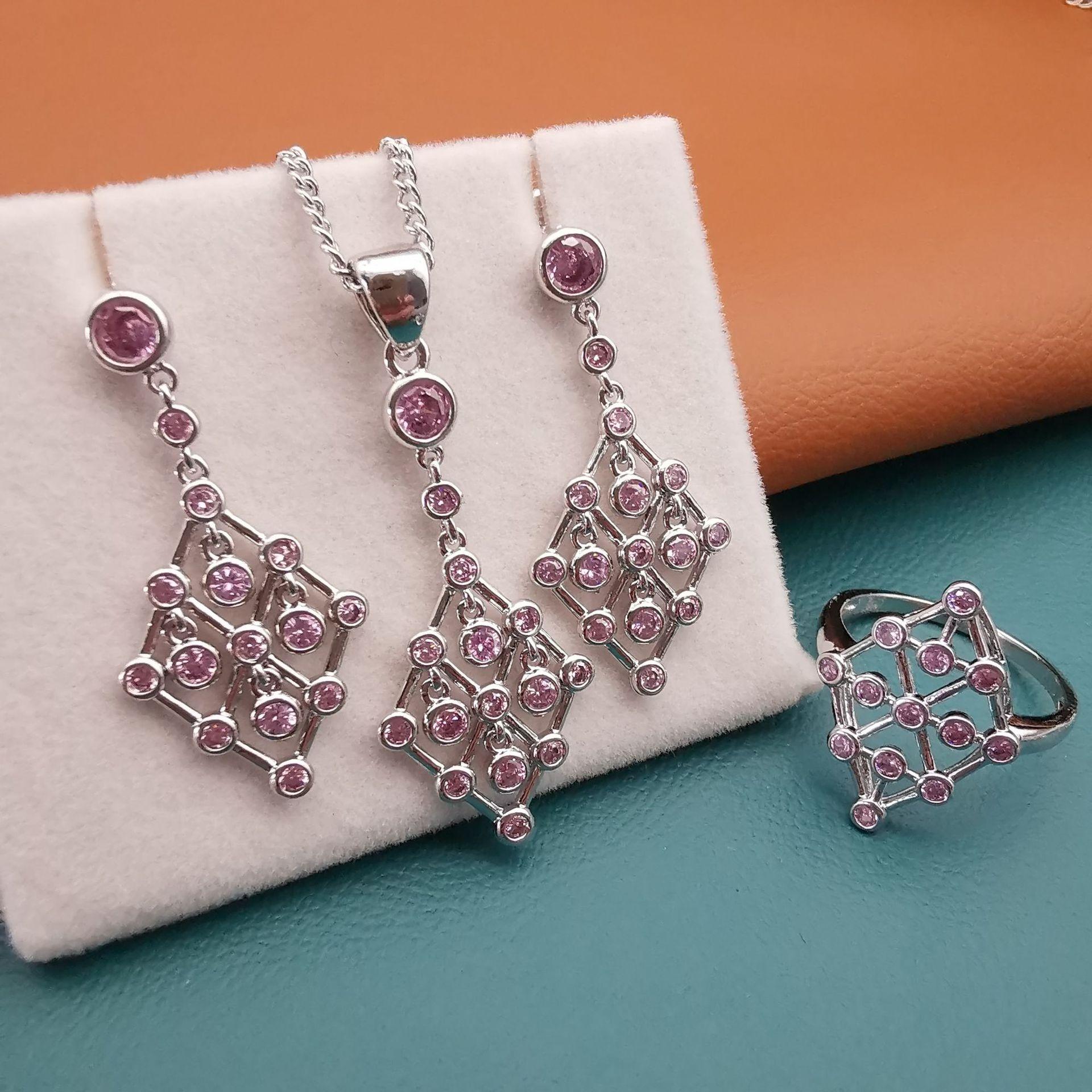 

Новый набор модных ювелирных изделий с бриллиантовой сеткой из трех предметов: ожерелье, серьги, кольцо Size 10 розовый