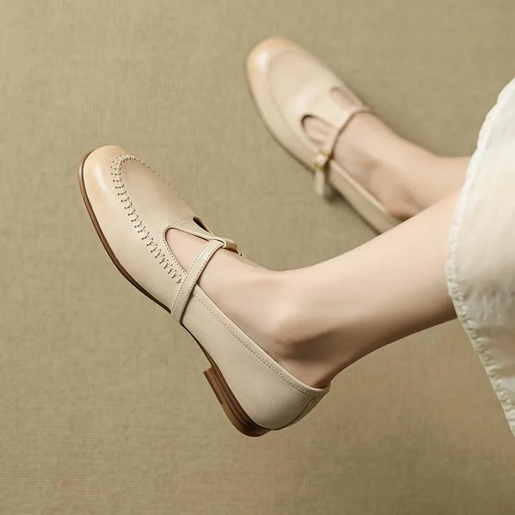 

Первый слой овчины~ Французские одинарные туфли женские на плоской подошве 2025 новые универсальные маленькие кожаные туфли с юбками ретро туфли Мэри Джейн 40 слоновая кость