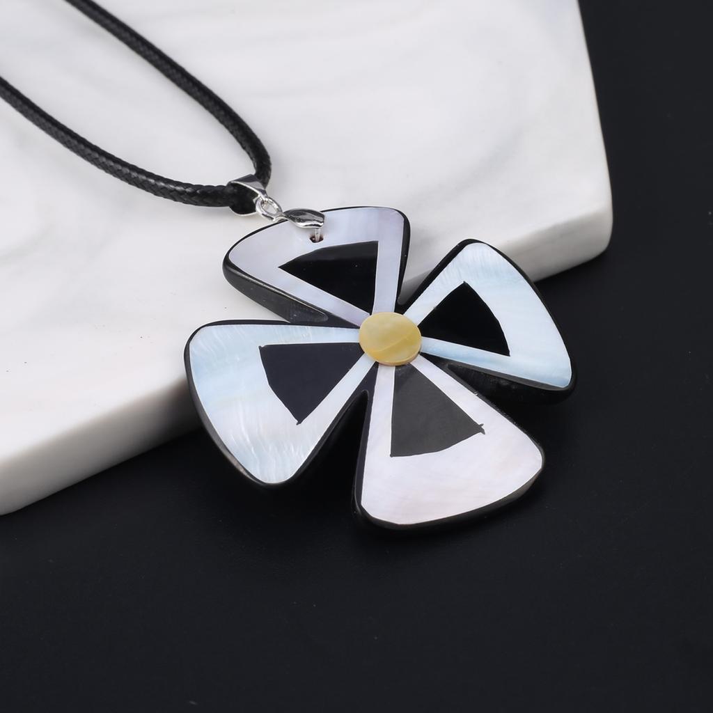 Women Necklace Natural Shell Necklace Flower-Shaped Drill Pendant Leather Cord 2MM Charms For Elegant Women Love Romantic Gift
