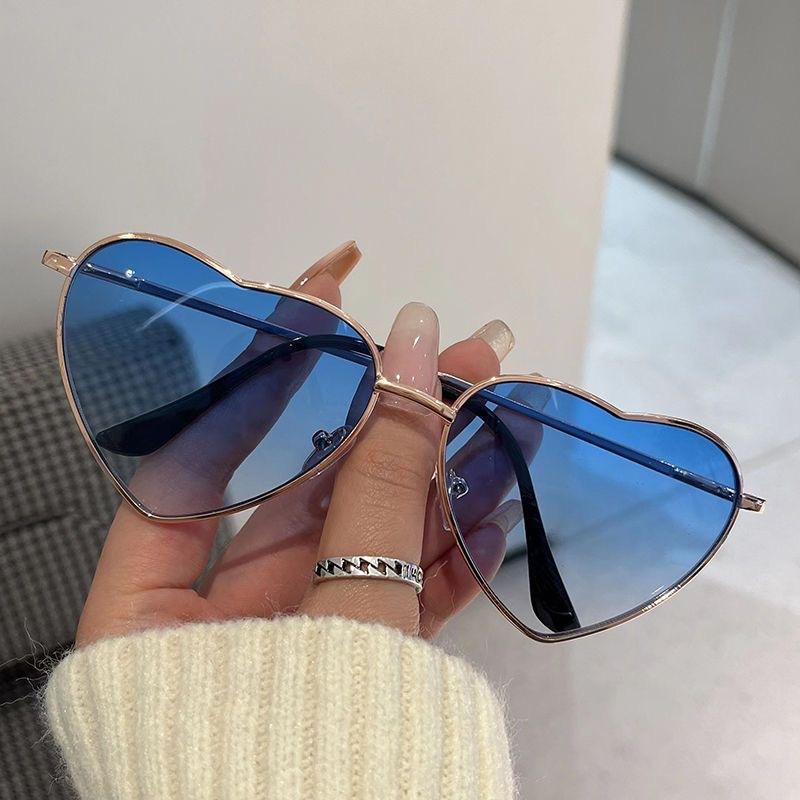 Sunglasses Female Love Glasses Photo Street Shot Summer Heart Type Man Too Glasses Retro Girl Cute