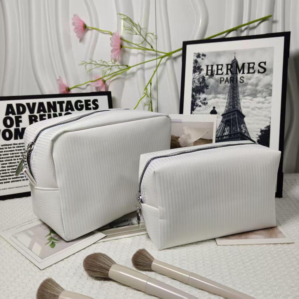 Large-Capacity Striped Makeup Bag: Indian Clutch for Convenient Travel and Outings