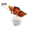 Ornamento Farfalla Cristallo Finto Desktop Farfalla Scintillante su Sfera da Collezione Figurine Farfalla Prismatiche per Scrivania Libreria Mensola
