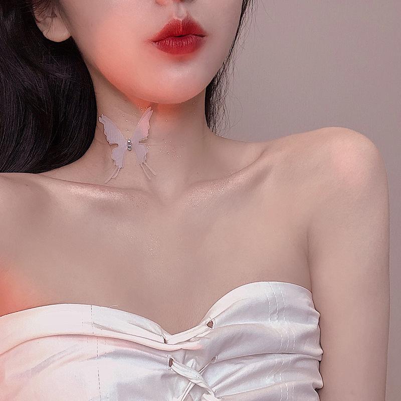 Korean version of temperament butterfly collarbone chain 2025 new niche design necklace female tide Internet celebrity cold wind neck chain