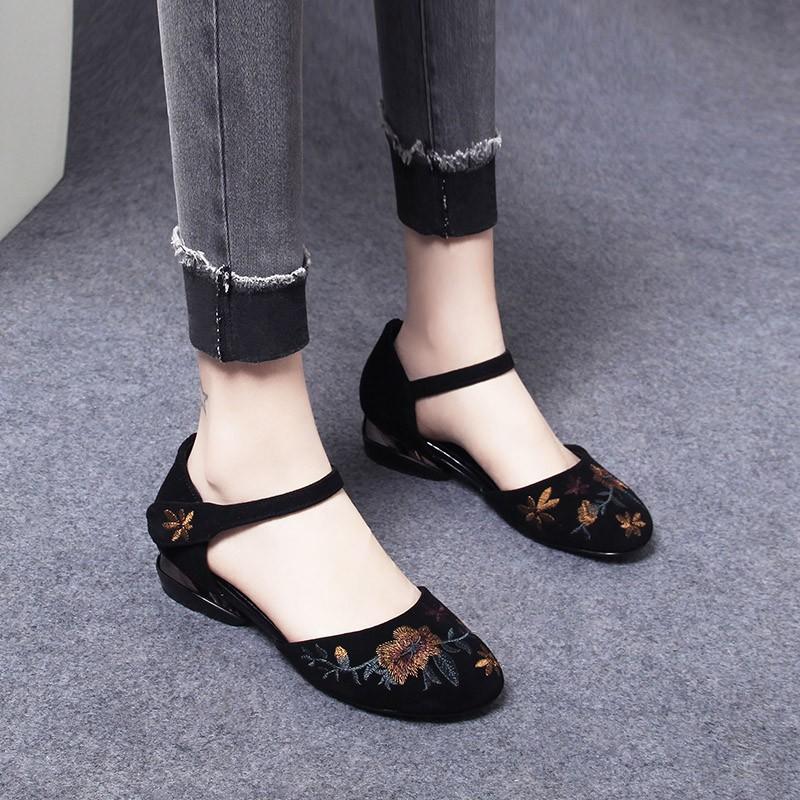 

Летние новые туфли из мягкой кожи на мягкой подошве, сандалии с закрытым носком, женские туфли-лодочки с вышивкой 36 чёрный