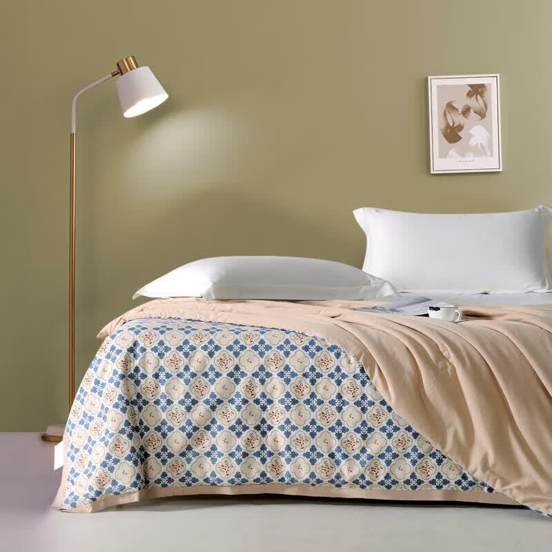 Jinsili All-Season Tussah Silk Blend Quilt